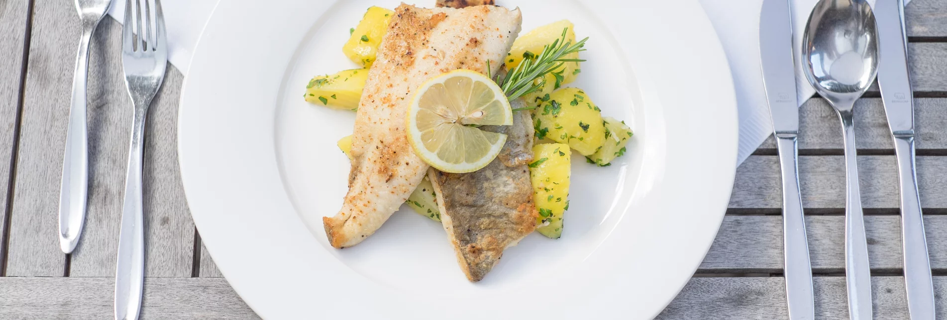 Fischfilets beim Marktheurigen Strobl in der Oststeiermark | © Marktheuriger Strobl | Philipp Seidnitzer